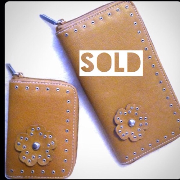 SOLD ⬇REDUCED⬇Steve Madden Wallet Set
