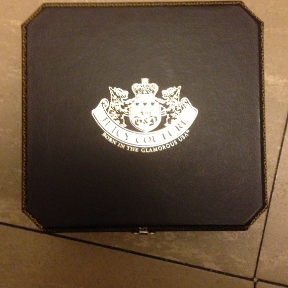 Bundled - NWOT - Juicy couture earrings - Picture 3 of 3