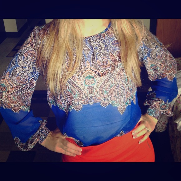 Petticoat Alley Tops - 🚫*SOLD*!!!!Classy and elegant top/flowy blouse.