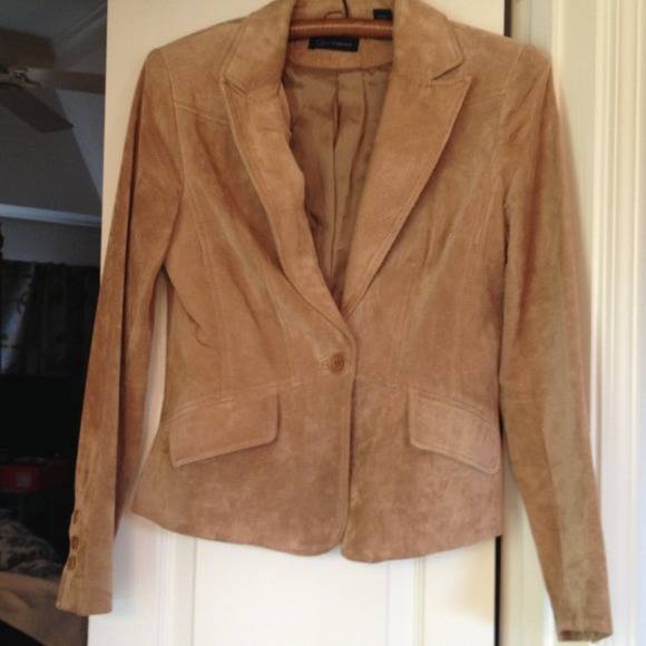 *SOLD**Tan suede jacket