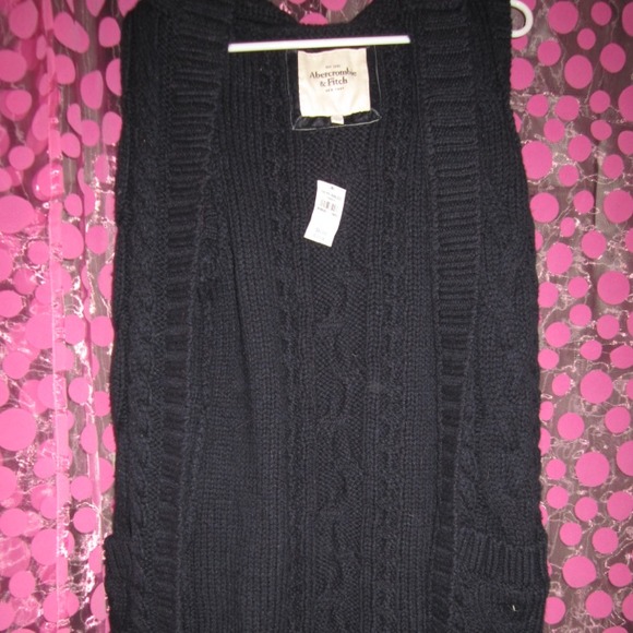 Navy A&F sweater, never worn!