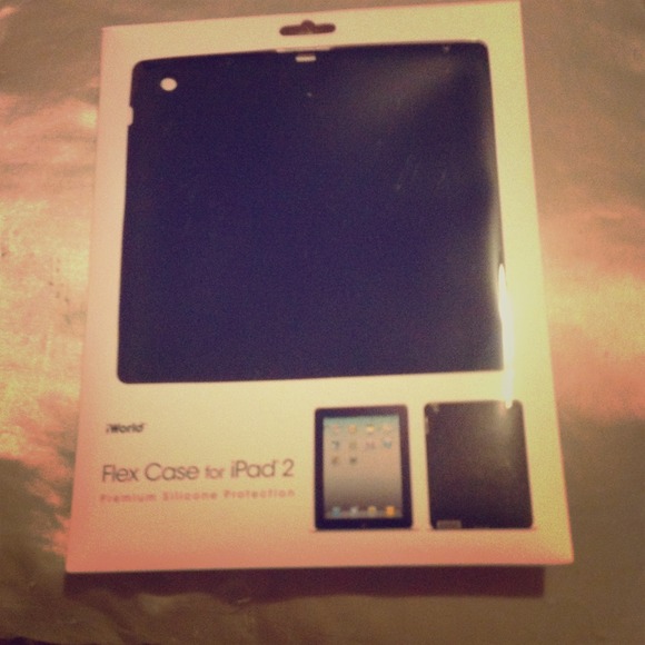 Black Flex Case for iPad 2 or 3 - Picture 1 of 2