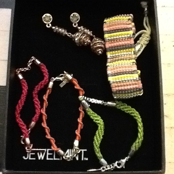 Jewel mint mystery accessory box