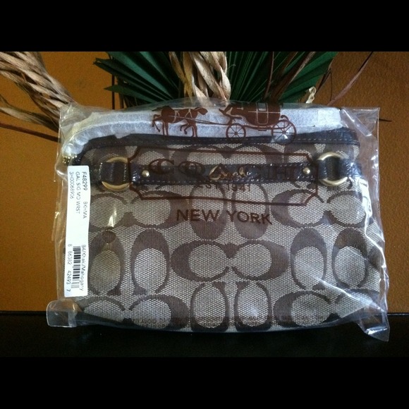 New Authentic coach wristlet
