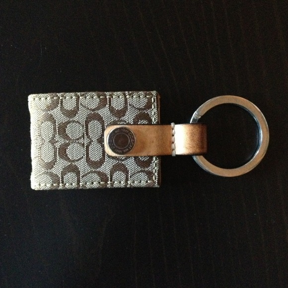 ⛔SOLD in bundle⛔ Coach Photo Keychain