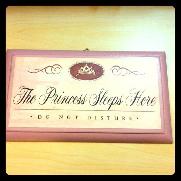 🚫SOLD🚫"The Princess Sleeps Here" Wall decal