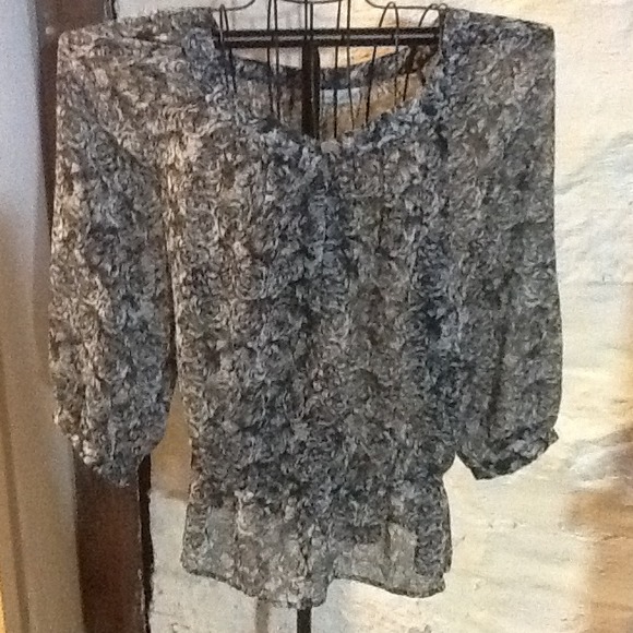 *****SOLD to  @ymares71******Liz Claiborne top