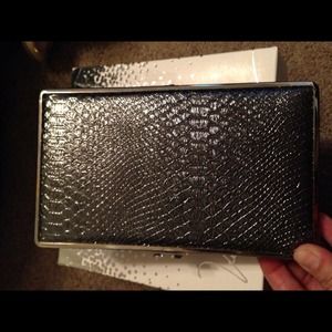 Silver clutch