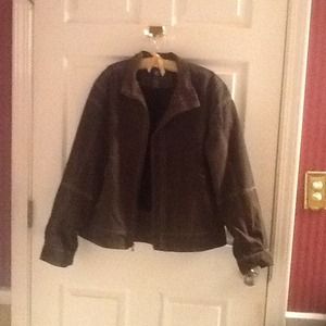 Cotton canvas lined jacket.