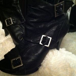🎉Reduced**** Madden girl open toe booties****