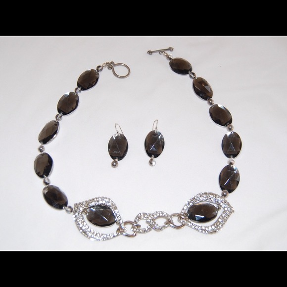 ROYAL WEDDING  Necklace and earrings set