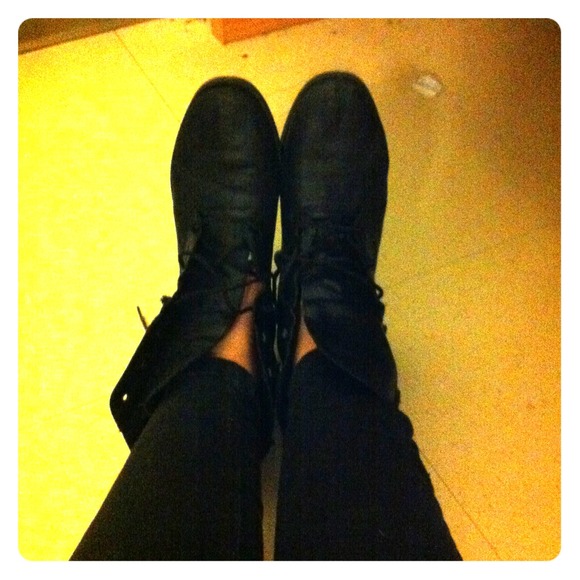 RESERVED Great Vintage Nine West Lace Up Boots