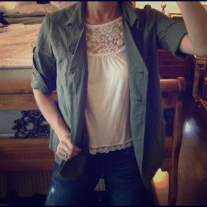 SOLD in BUNDLE* A&F lace top...size: small