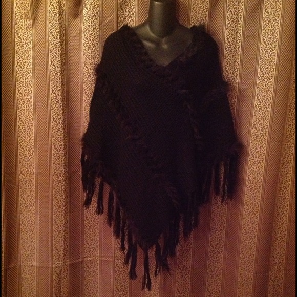 Bongo Sweaters - 🌹Trade🌹Bongo black fringed sweater poncho