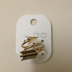 🎀RESERVED🎀Aldo Arrow Ring