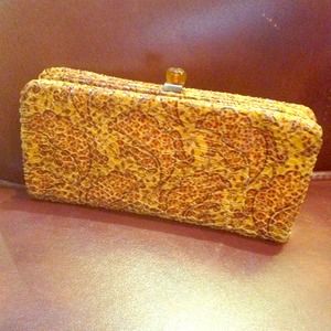 HOBO Clutch