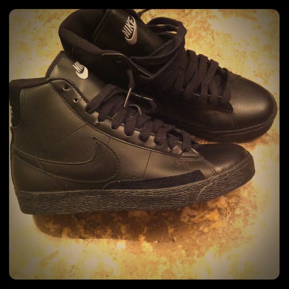 Additional 50% OFF!!! Nwob, Nikes!