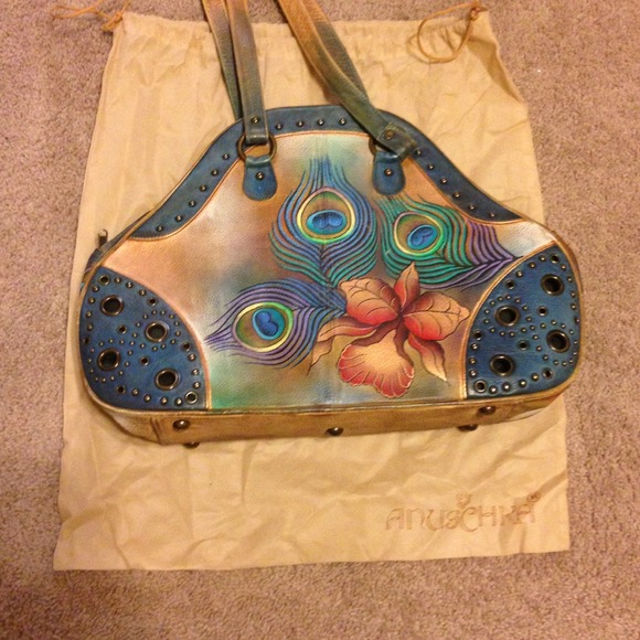 ✨Anuschka medium sized purse✨