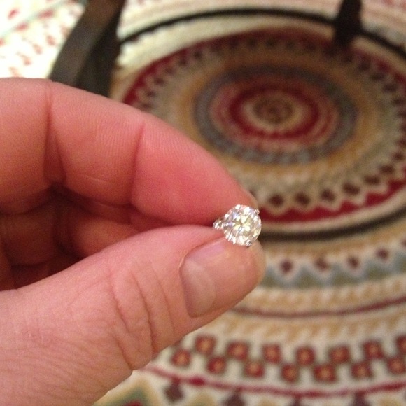 CZ and white gold earings - Picture 2 of 3