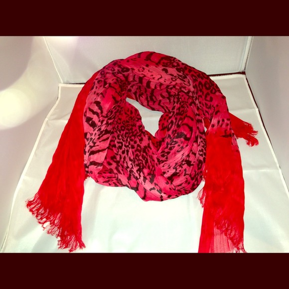 ****BUNDLED FOR PDIDIT****Red animal print scarf