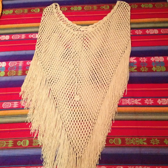 Sheerknitted poncho