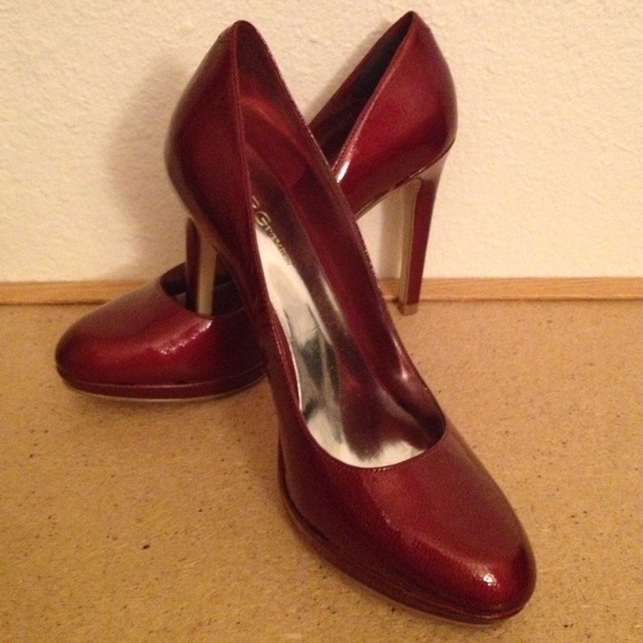 ♦♦SOLD IN BUNDLE♦♦ BCBGeneration Ruby Red Pumps