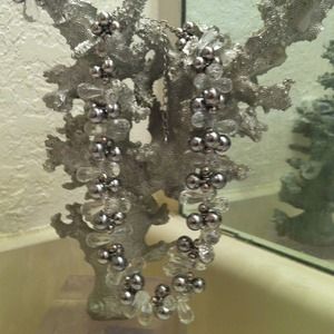 Lucid neckless and earrings to match