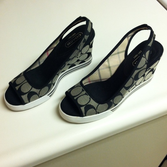 Size 7 Coach shoes