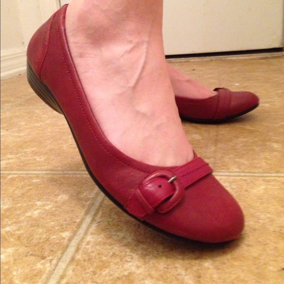 SOLD Croft and Barrow Red Women's Flats Buckle 7.5