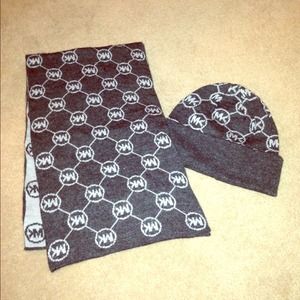 Authentic Michael Kors set!