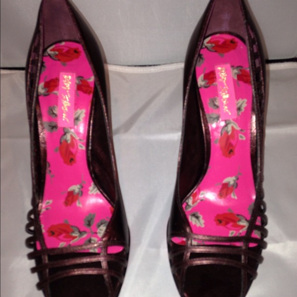 REDUCED! New Betsey Johnson heels 9.5