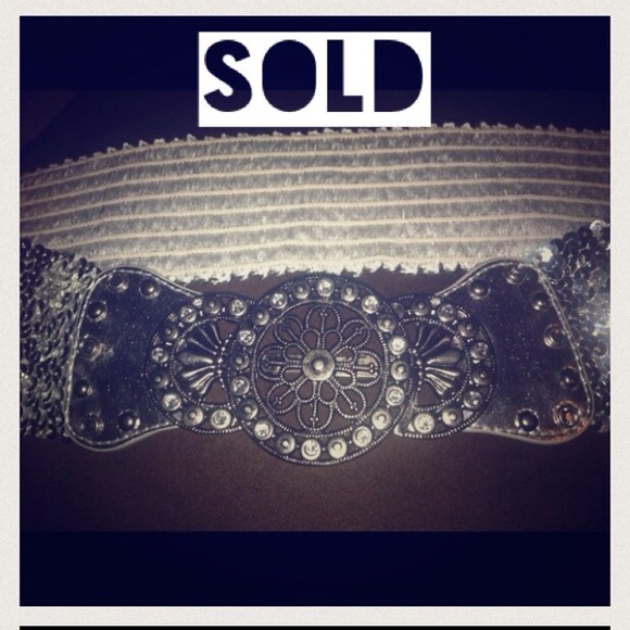🚫Sold🚫⬇Reduced⬇SilverSparkly Sequin Stretch Belt