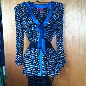 Long sleeved tapered top