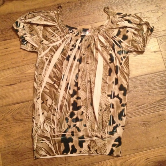Leopard print top