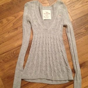 Gray v-neck knit sweater
