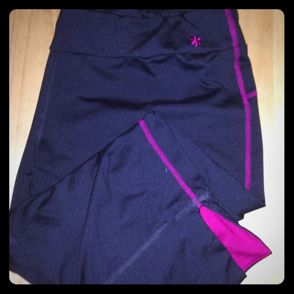 ⛔SOLD⛔Old Navy Yoga Capri pants