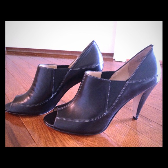 💋💋REDUCED 💋💋Boutique 9 Black Leather Booties