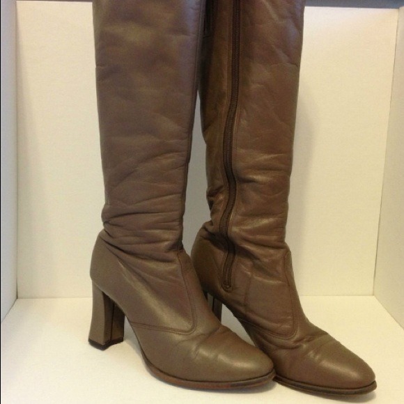 ***Sold***LIFESTRIDE TAUPE KNEE HIGH FASHION BOOTS - Picture 1 of 4