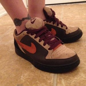 REDUCED Nike Dunks Lt & Dk Brown w Orange Sz 6Y