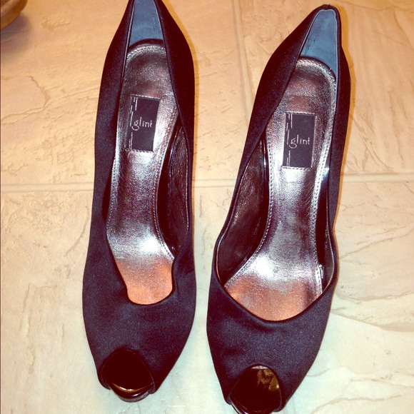 Glint shoes size 9