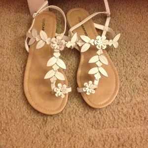 City classified sandals!