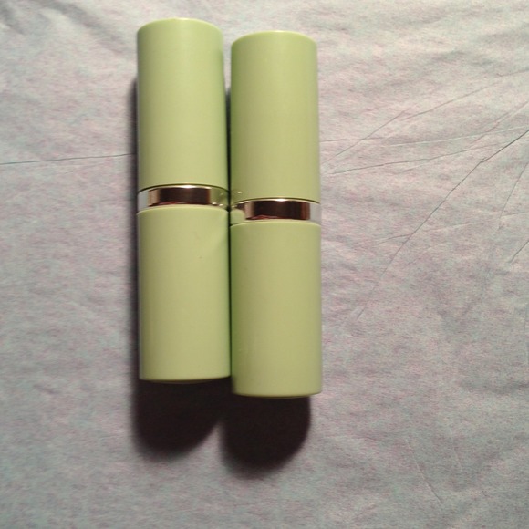 🌺Sold to @elliemay1972🌺(2) Clinique lipsticks