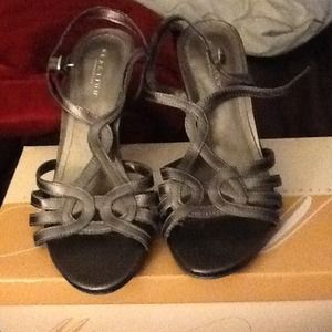 Silver/grey sandals