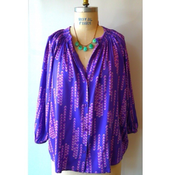 SOLDTucker classic blouse in regal theater box