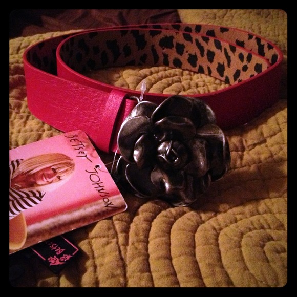 Red leather Betsey Johnson Rose Buckle Belt Sz M