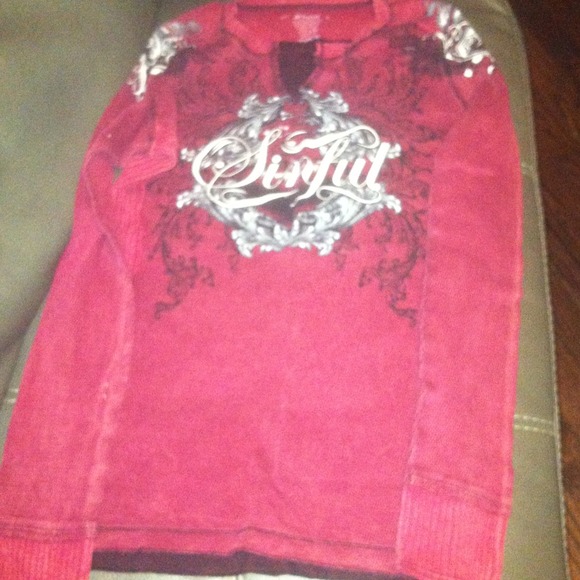 HOLD:::Sinful sweater