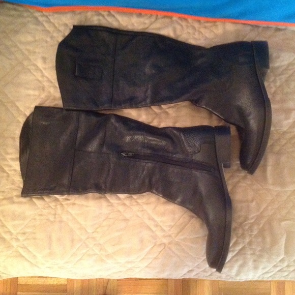 SOLD BUNDLE with brown pair Nine West Boots - Picture 2 of 4