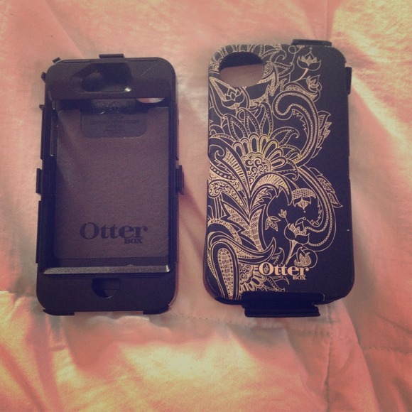 Black Design Otterbox iPhone 4/4S Case!