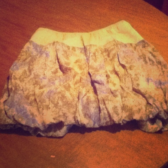 DKNY stretchy bubble skirt - Picture 1 of 2