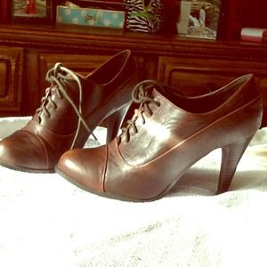 Adorable heels worn once I am not made 4 heels lol